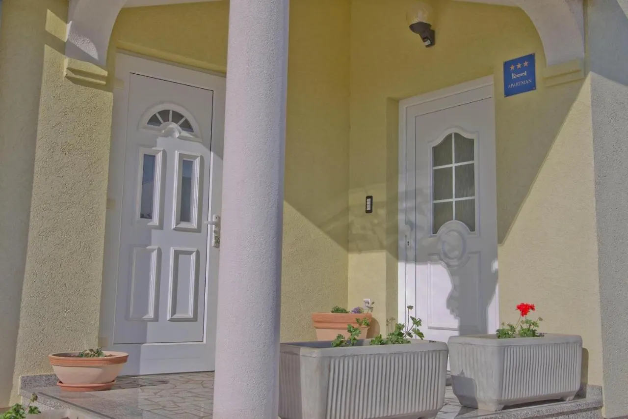 Apartment Komljenovic Pula