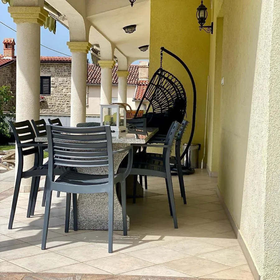 Apartment Komljenovic Póla 0*,  Horvátország