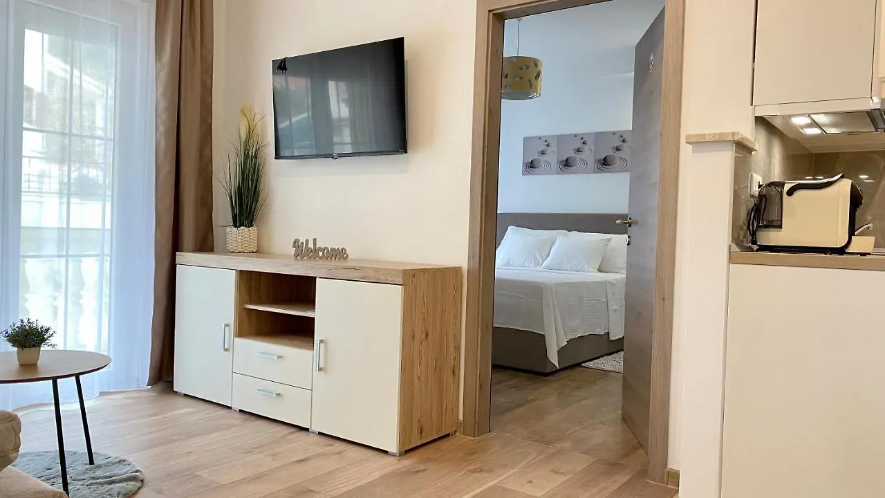 Apartment Komljenovic Póla 0*,