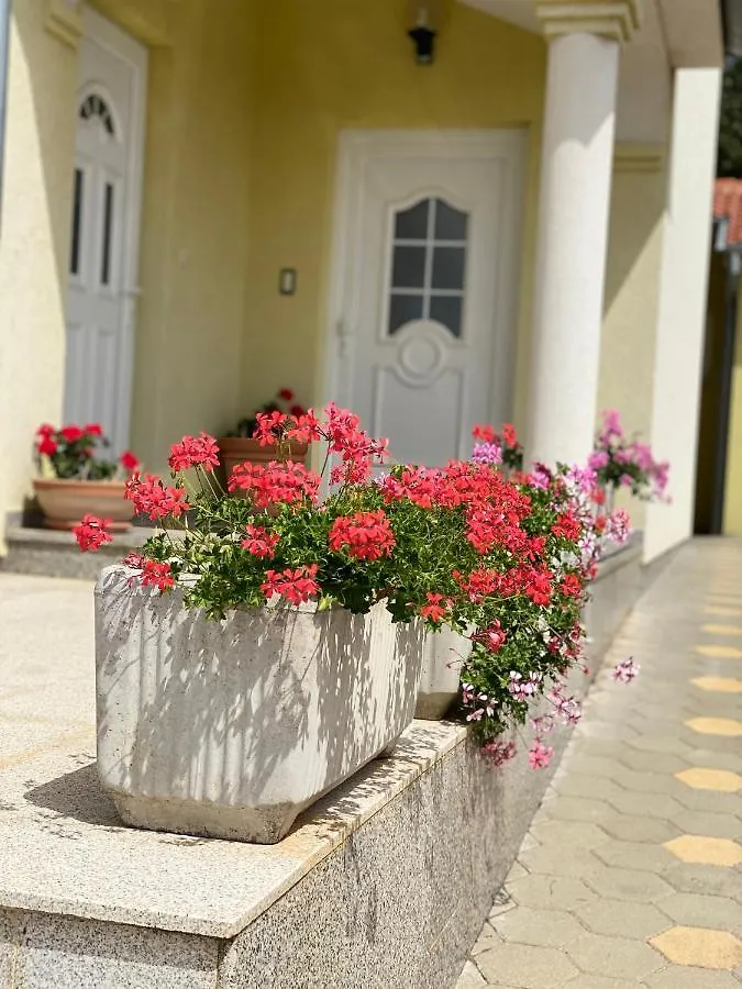 Apartment Komljenovic Pola