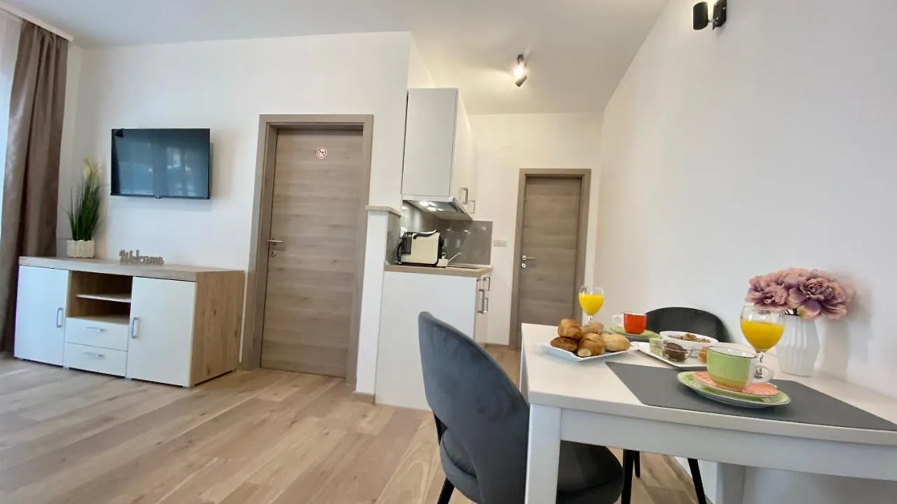 Apartment Komljenovic Pola