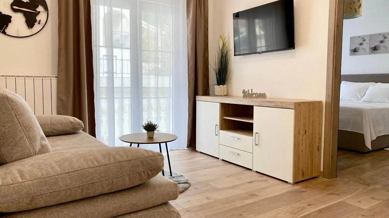 Apartment Komljenovic Pola Croazia