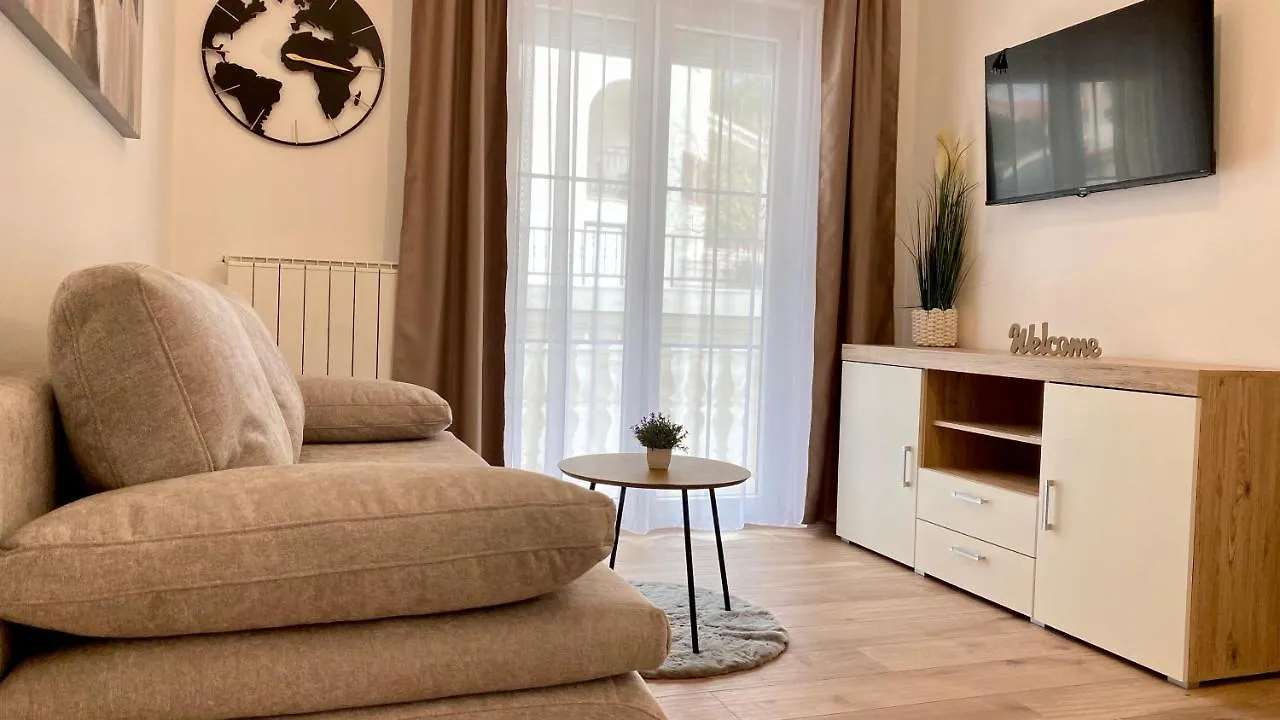 Apartment Komljenovic Pola