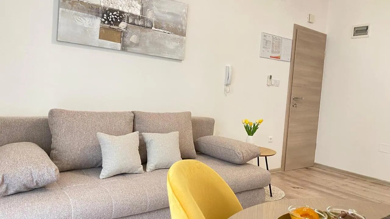 Apartment Komljenovic Pola