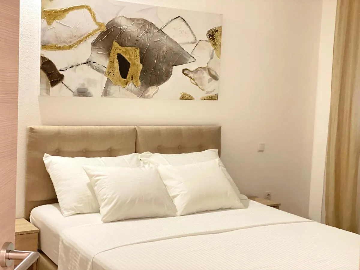 Apartment Komljenovic Pola 0*,