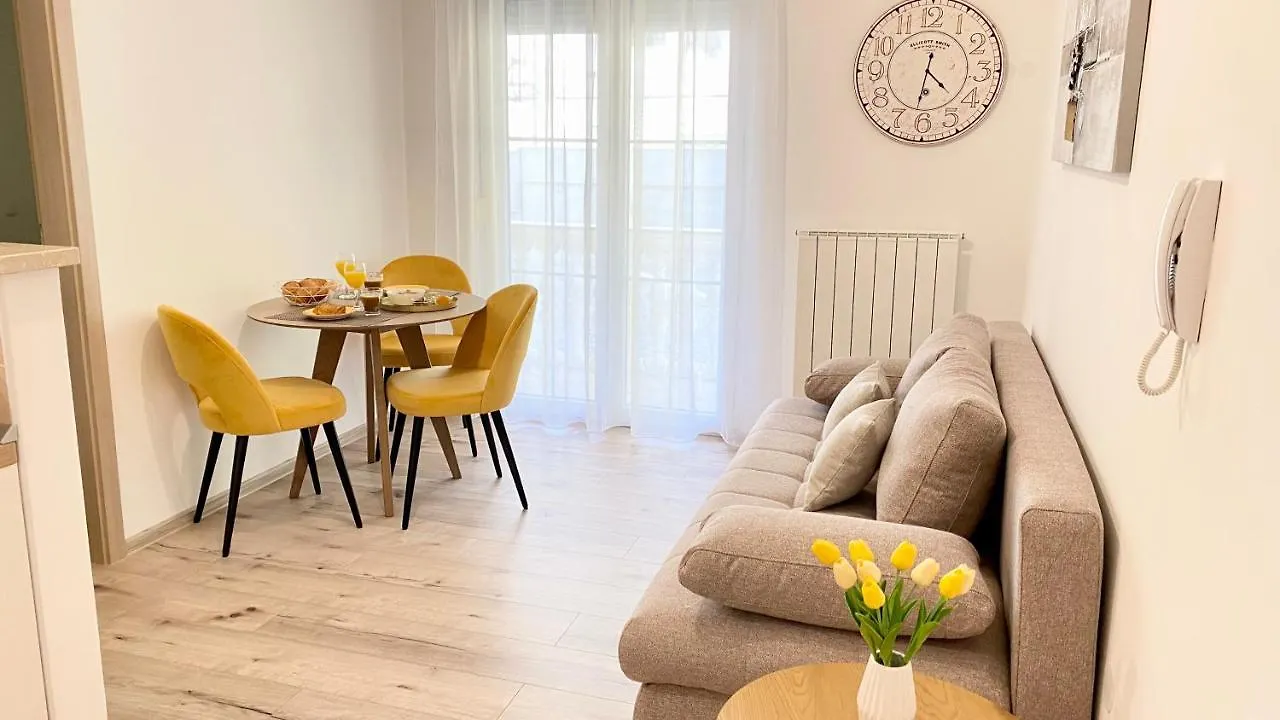 Apartment Komljenovic Pula 0*,  Croatia
