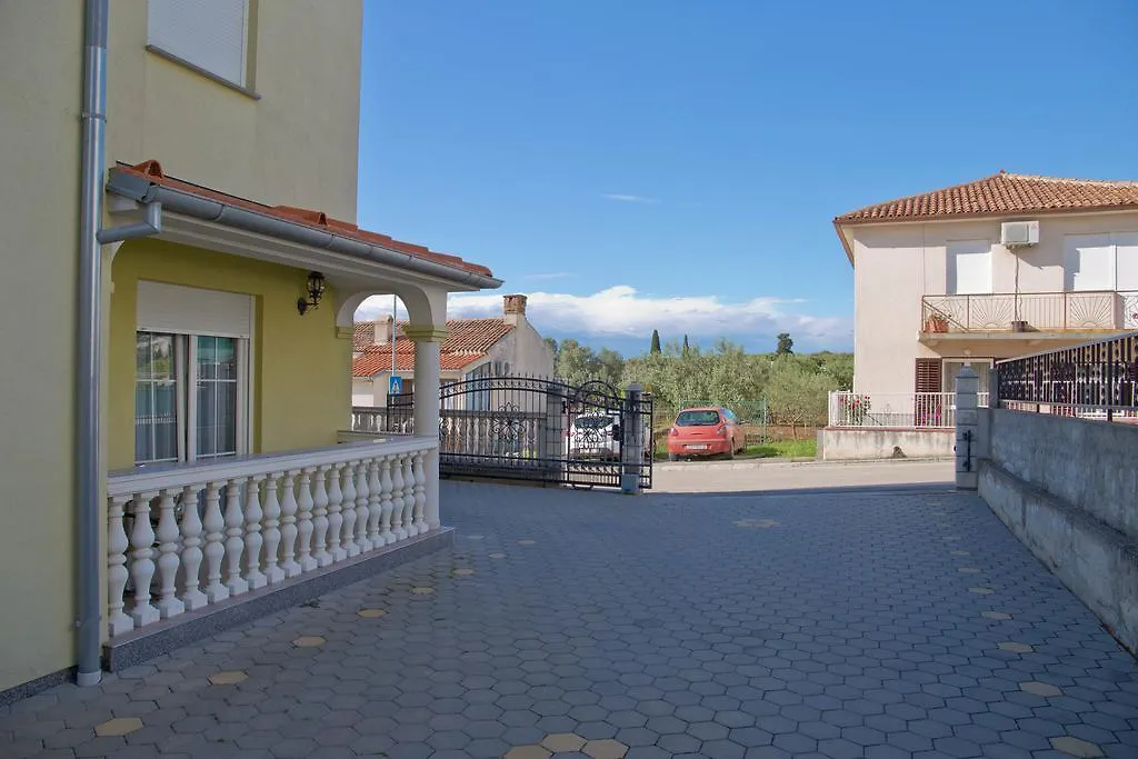 Apartment Komljenovic Pola Croazia
