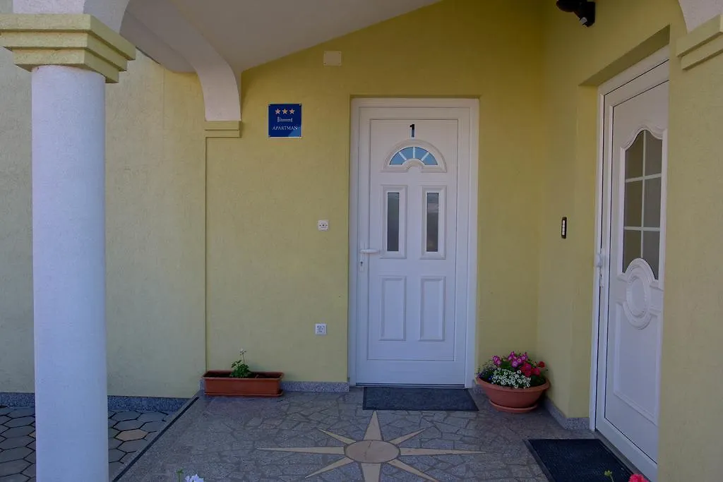 Apartment Komljenovic Pola