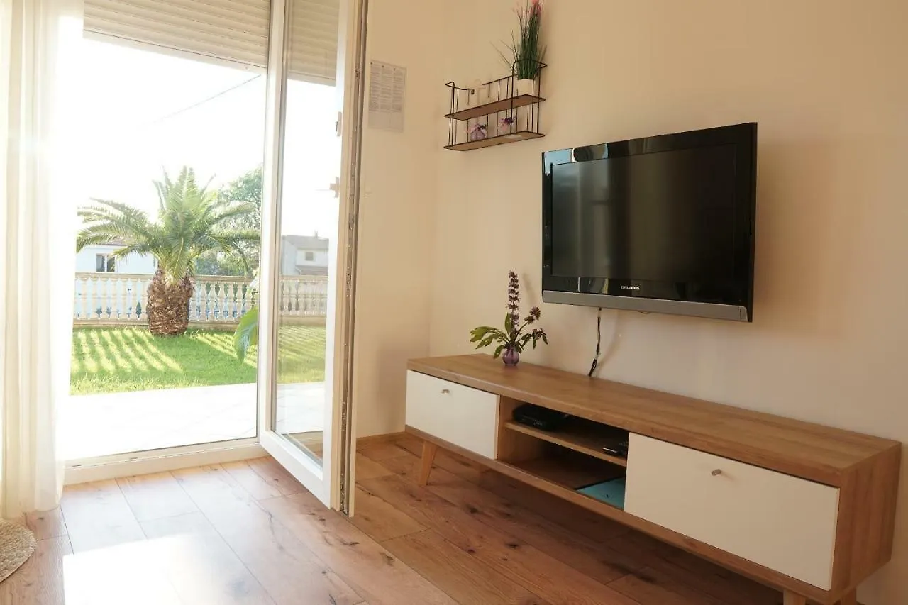 Apartment Komljenovic Pula 0*,