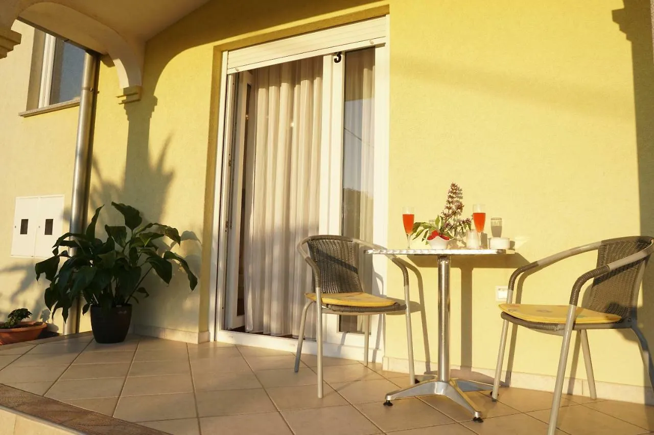 Apartment Komljenovic Pola
